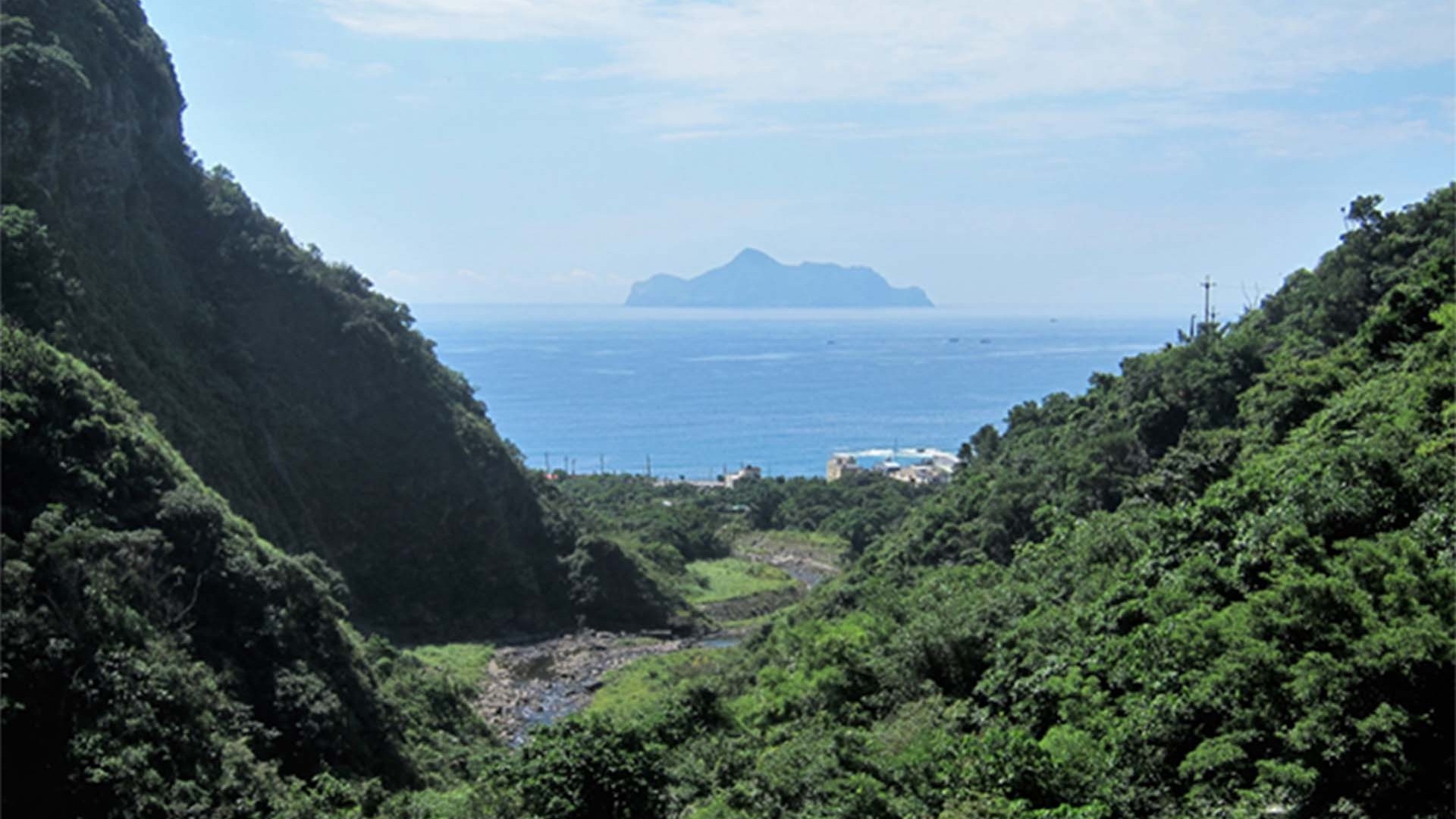 遠眺龜山島